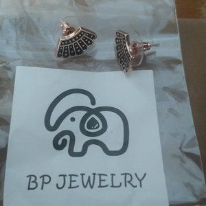 NEW "I dissent" RBG stud earrings